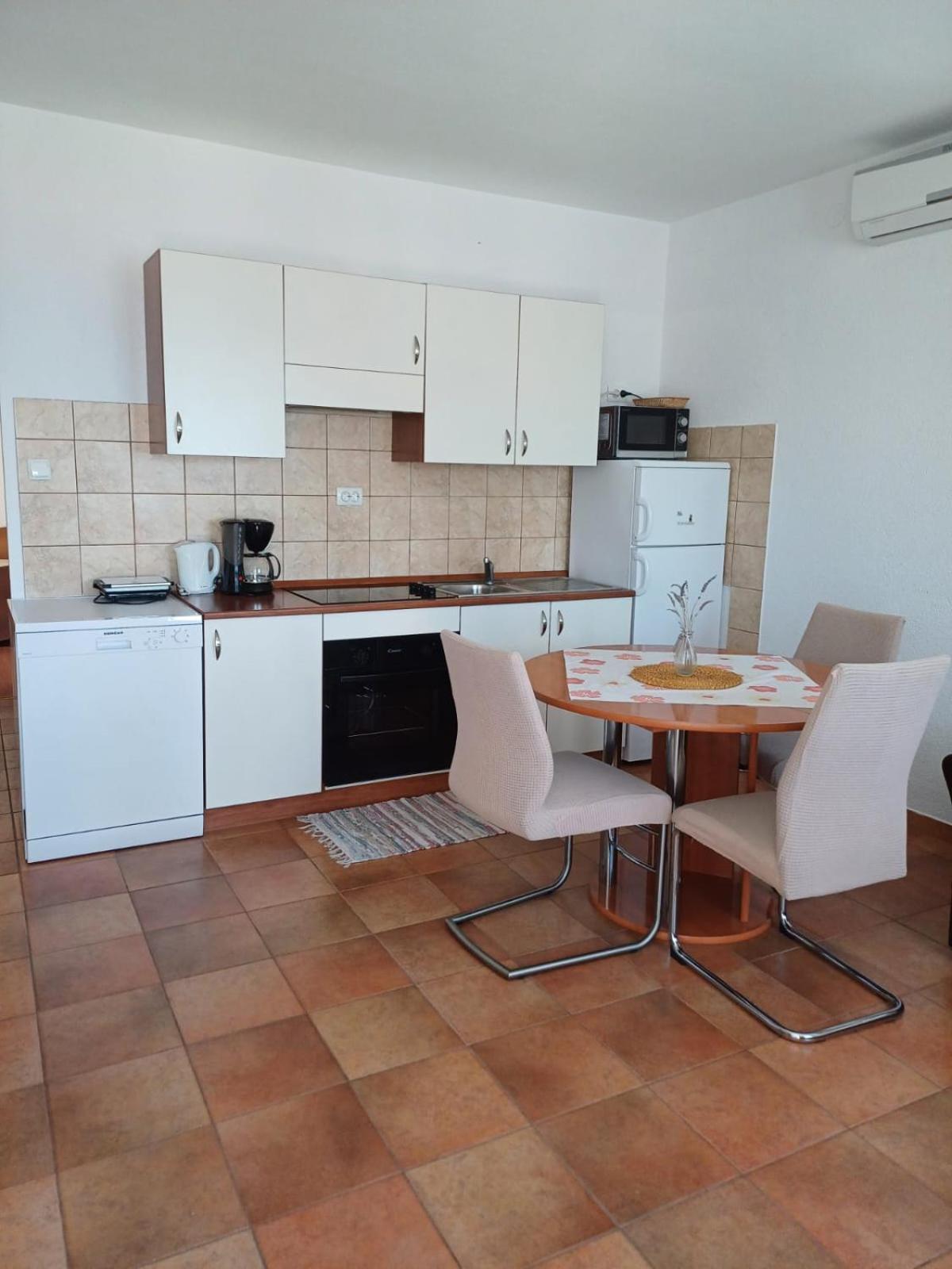 Apartmani Afrodita Crikvenica Esterno foto
